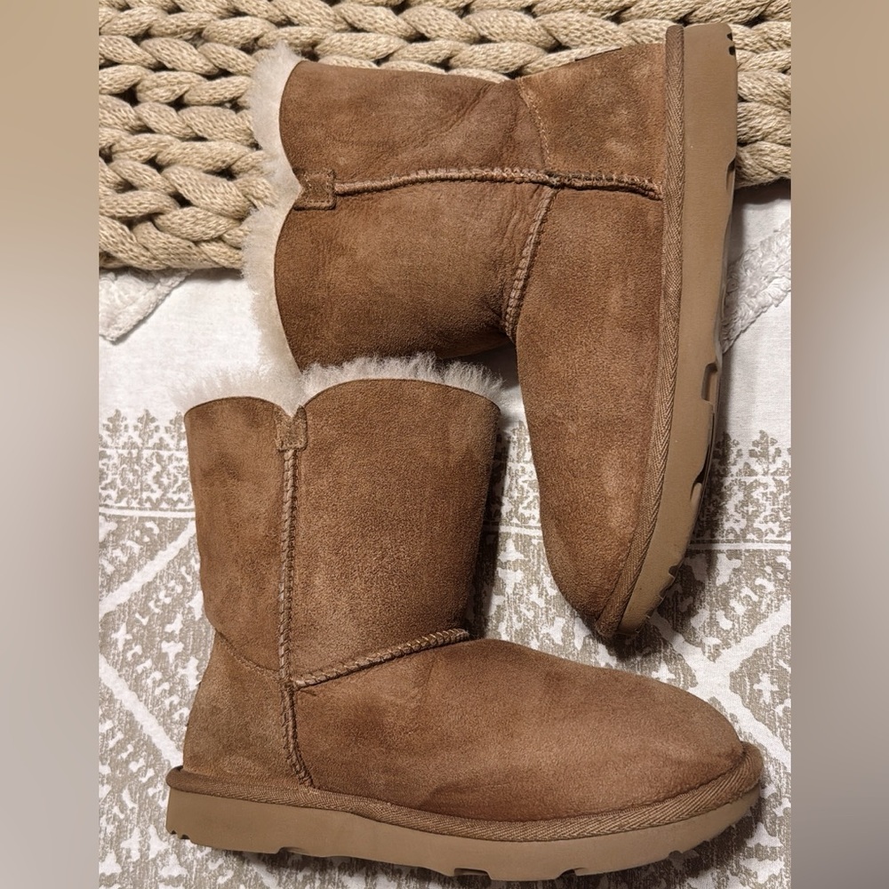 UGG For girl Size:3Y